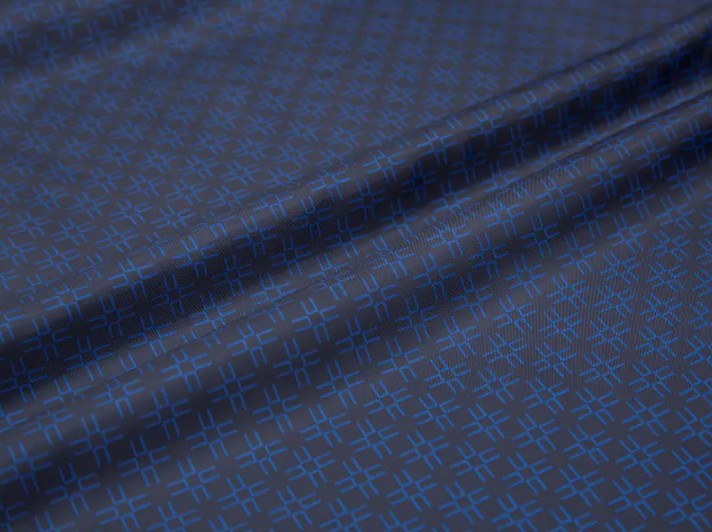 Waarom geven ontwerpers de voorkeur aan all-polyester twill-bedrukte voeringstof?